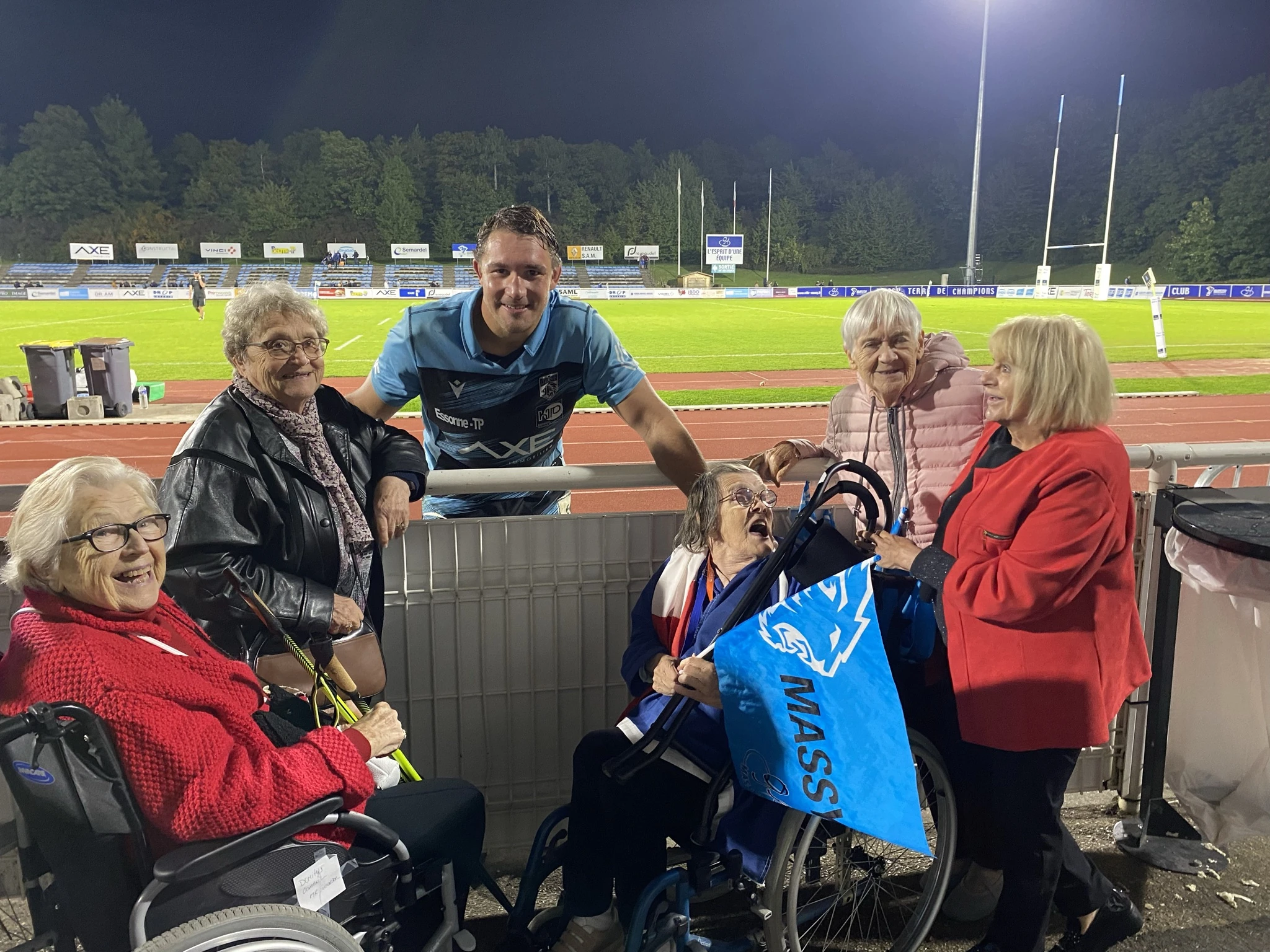 Sortie au stade avec plusieurs résidentes